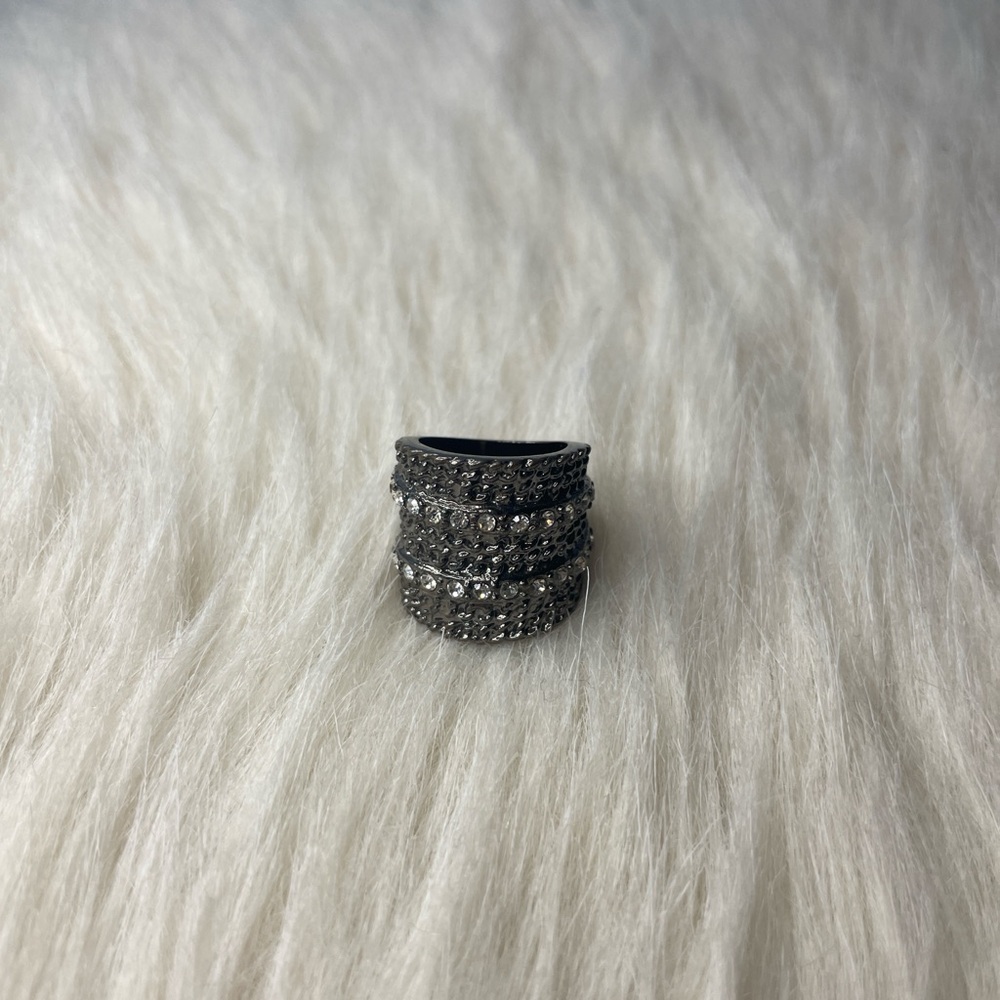 Elegant Black and Silver Women's Ring